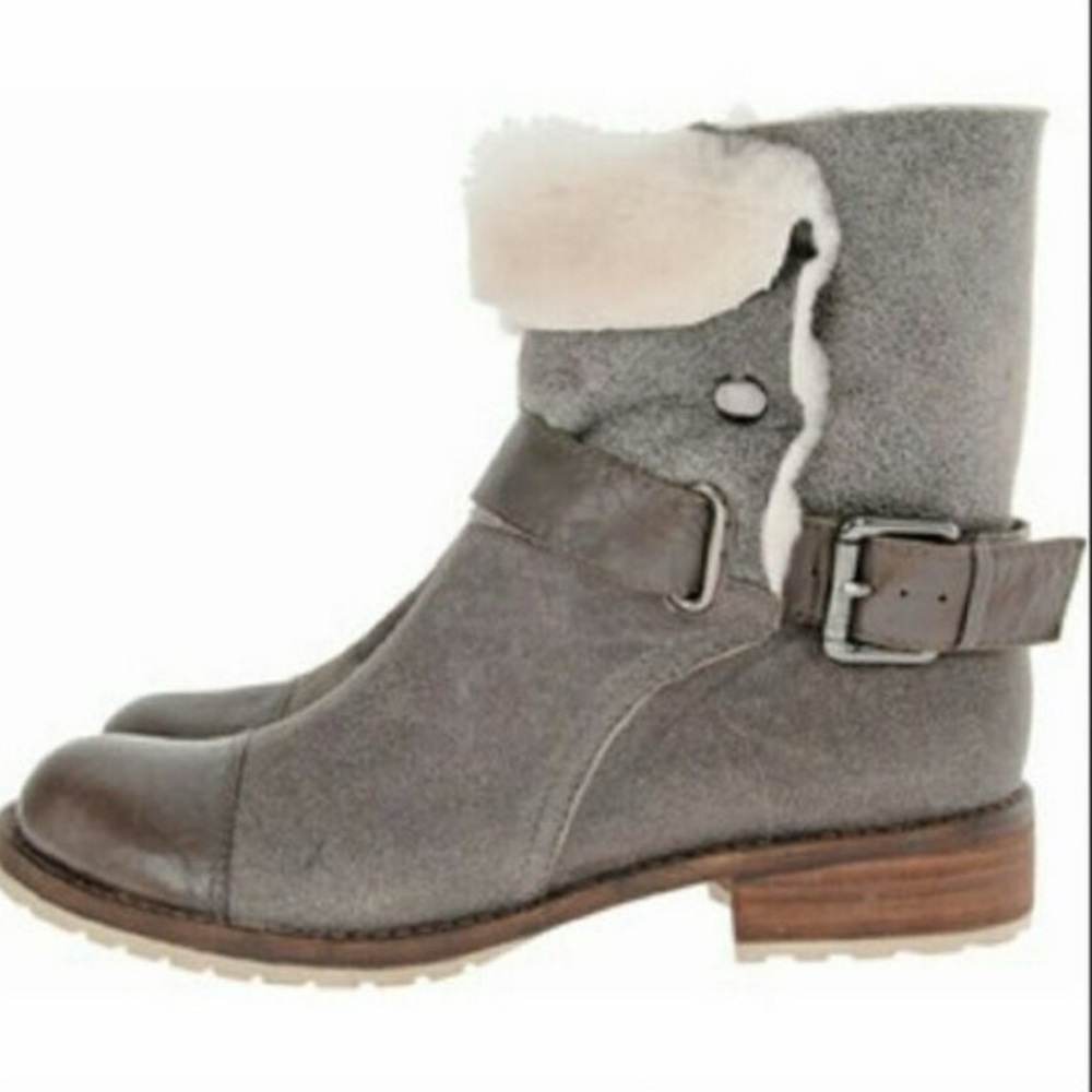 Matt Bernson Gray Tundra plush Ankle Boots